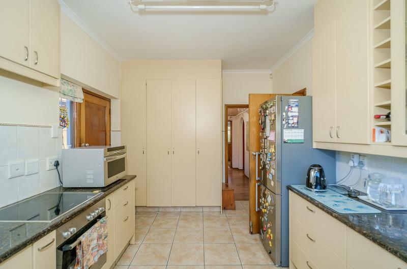 4 Bedroom Property for Sale in Meadowridge Western Cape